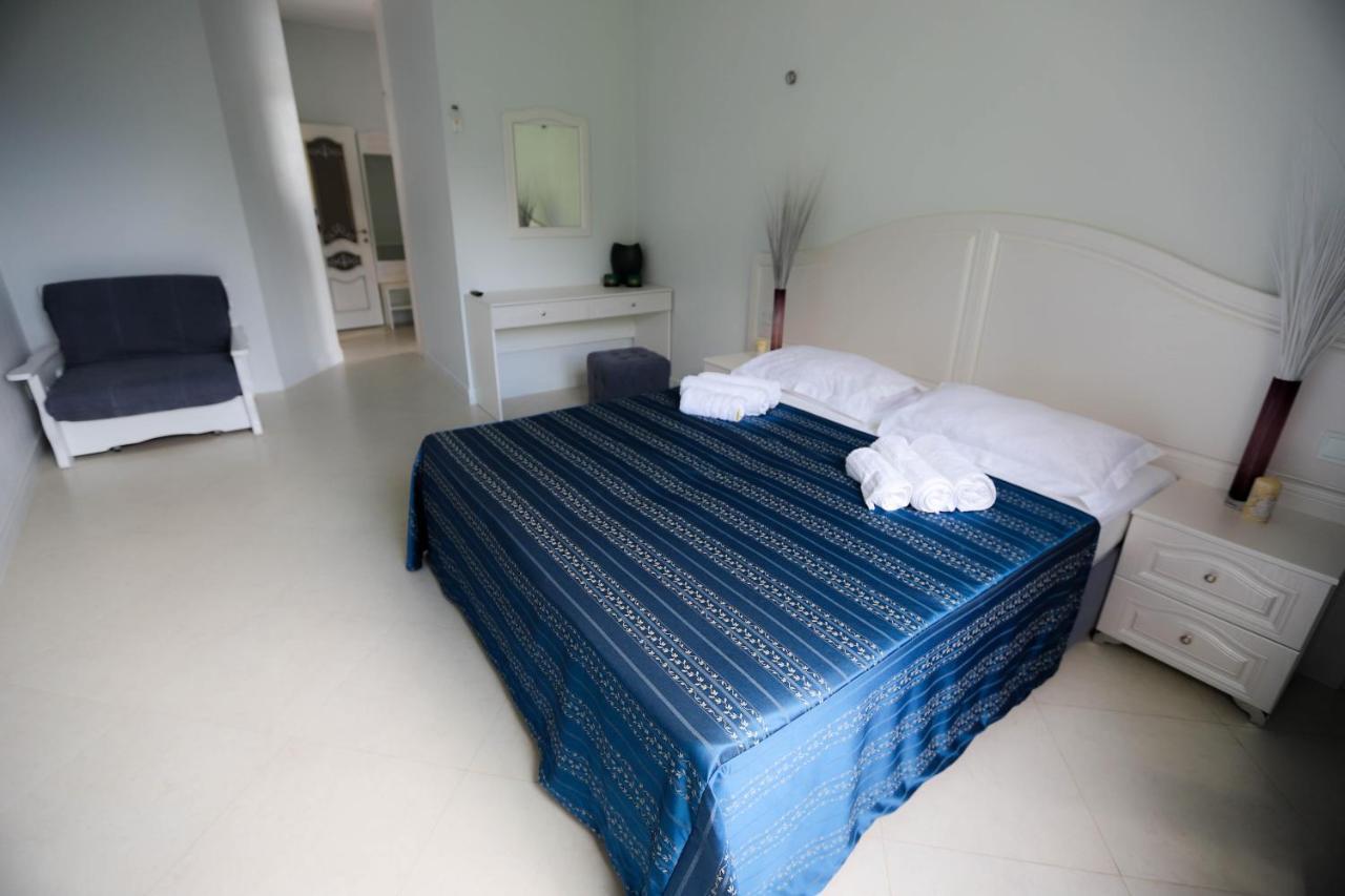 Hometel 4 Friends Gagra Exterior photo
